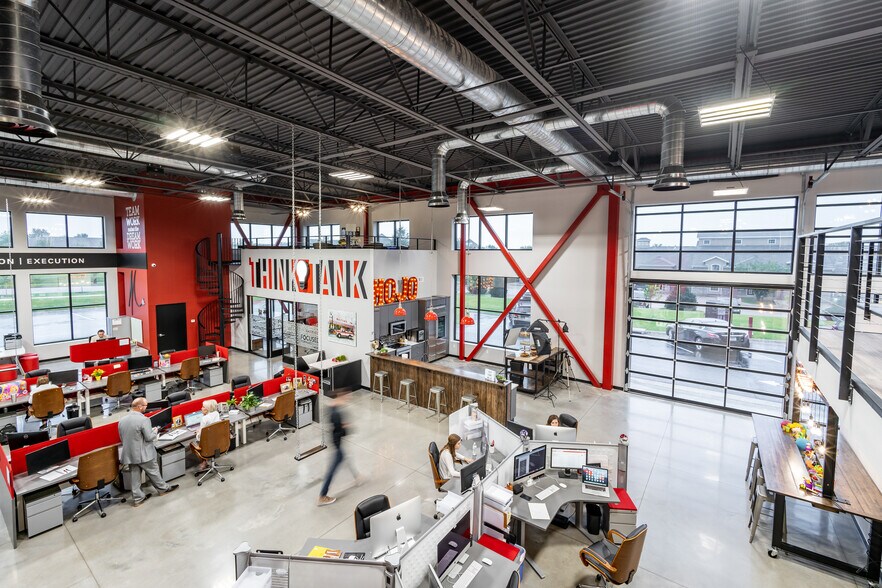 More Photos Of 205 SE 22nd St, Bentonville Office For Sale