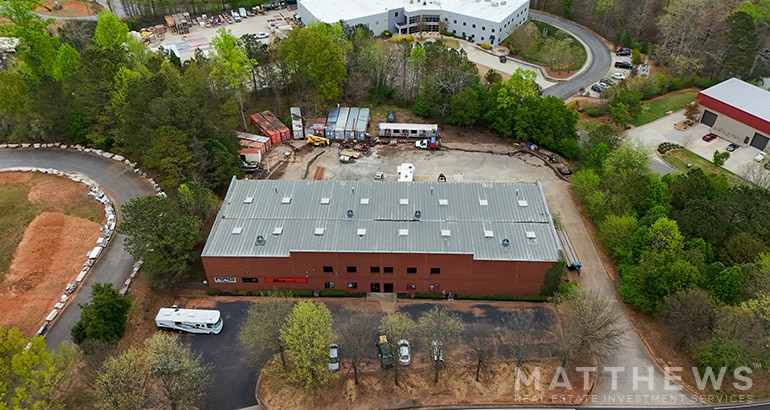 More Photos Of 2020 Grassland Pky, Alpharetta Warehouse For Lease
