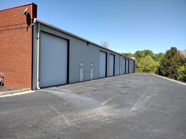 More Photos Of 5207 Belle Wood Ct, Buford Warehouse For Sale