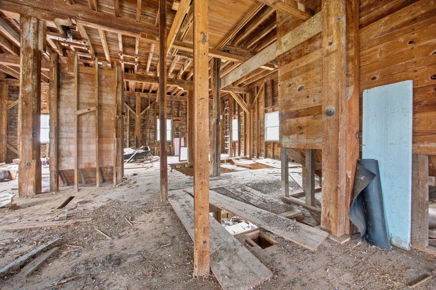 More Photos Of 32 Mill St, Port Byron Industrial For Sale
