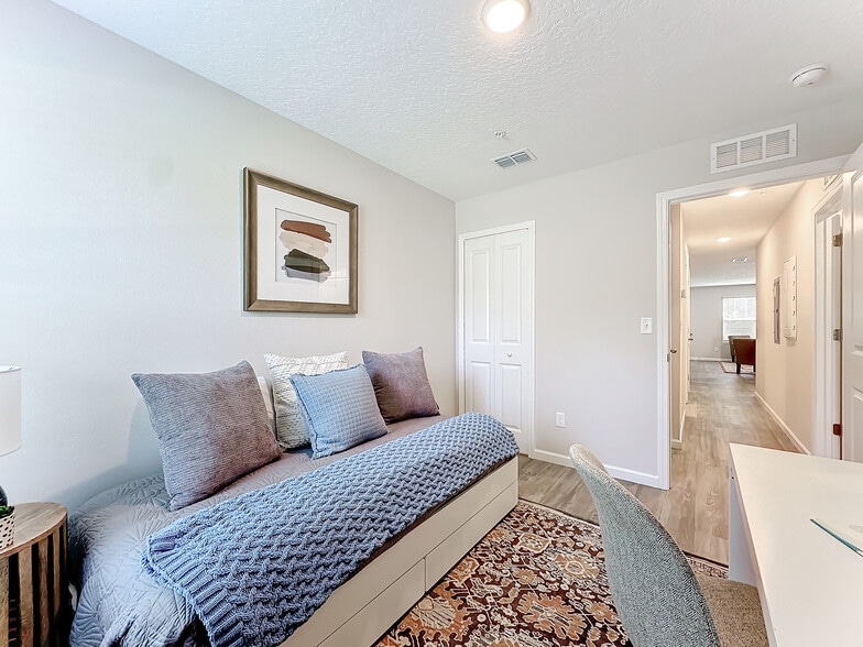 More Photos Of 6421 Breezy Oaks Way, Jacksonville Apartments For Sale
