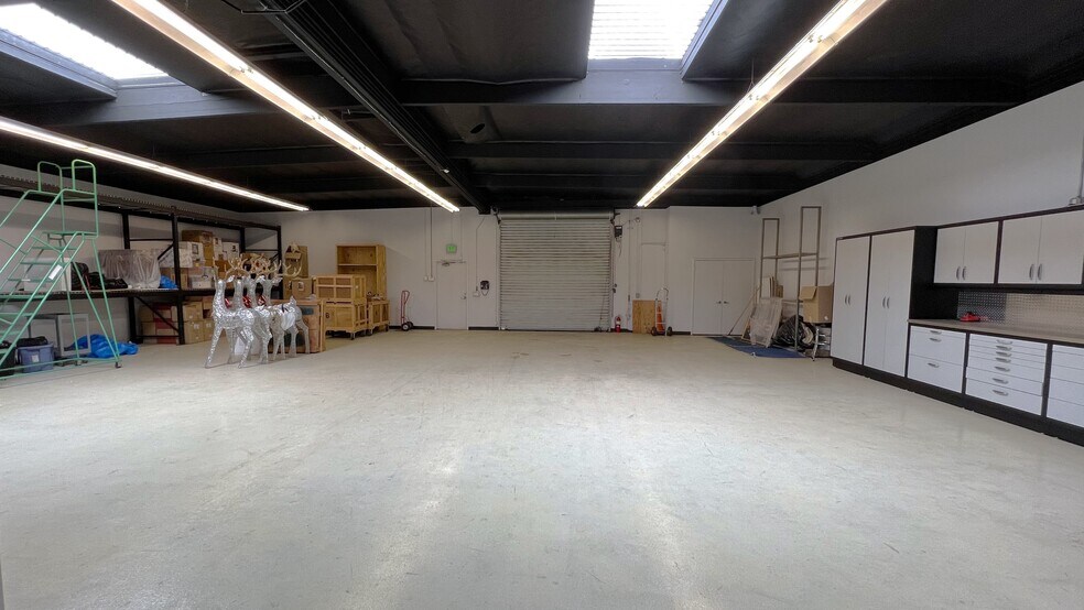 More Photos Of 3187 Airway Ave, Costa Mesa Light Manufacturing For Sale