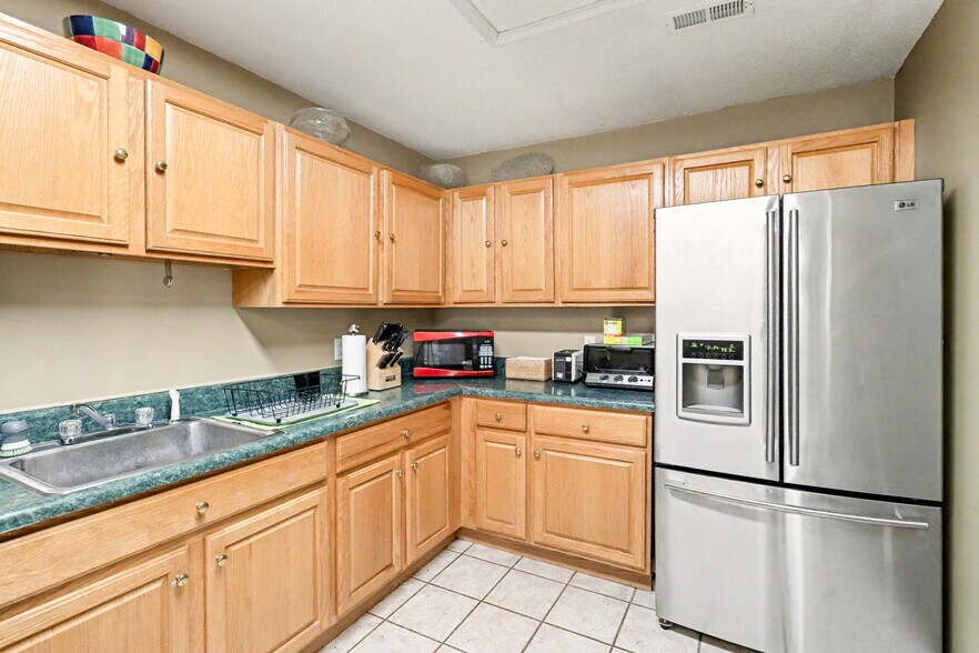 More Photos Of 20049 Jefferson Davis Hwy, Ruther Glen General Retail For Sale