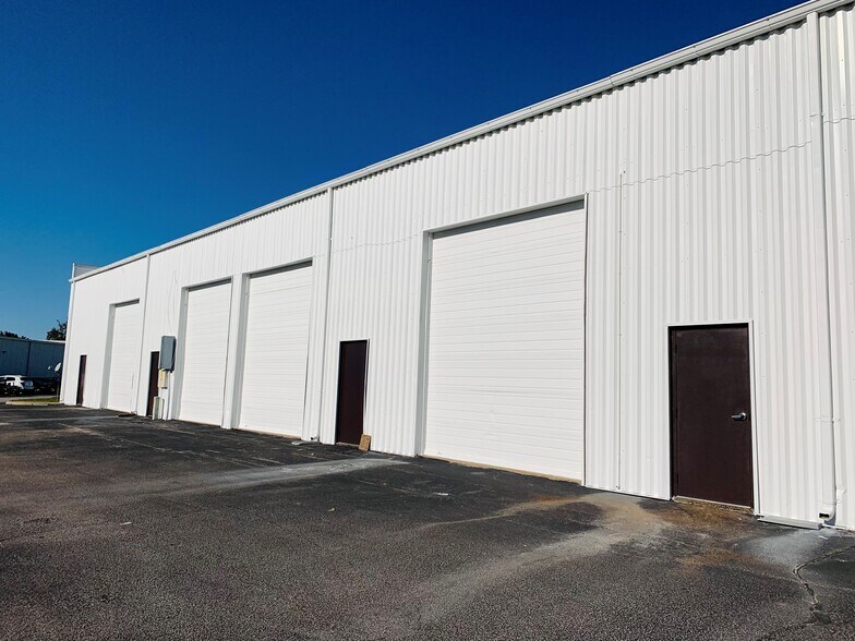 More Photos Of 1244 Executive Blvd, Chesapeake Flex For Sale