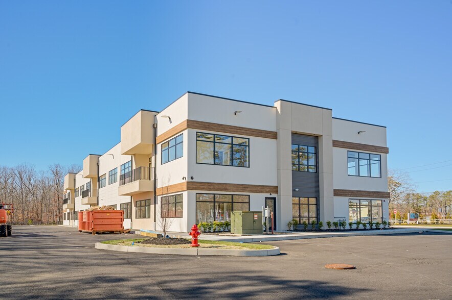 More Photos Of 18 Cox Cro Rd, Toms River Loft Creative Space For Lease