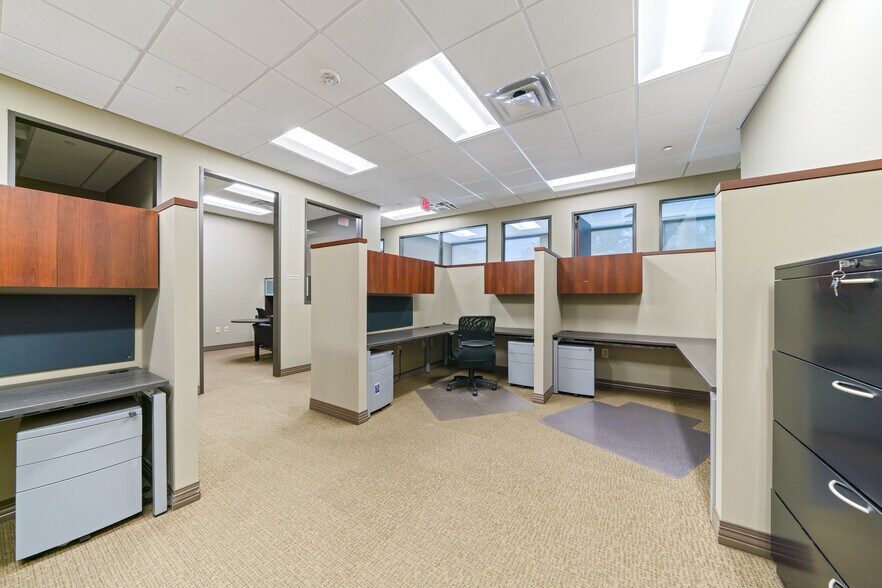 More Photos Of 3503 Paesanos Pky, San Antonio Office For Sale