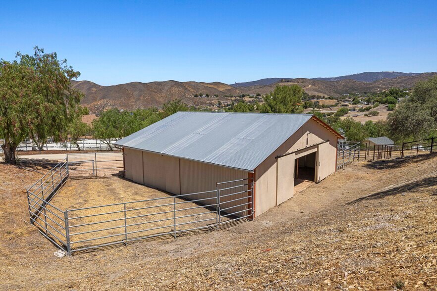 More Photos Of 13620 Pales Rd, Agua Dulce Specialty For Lease