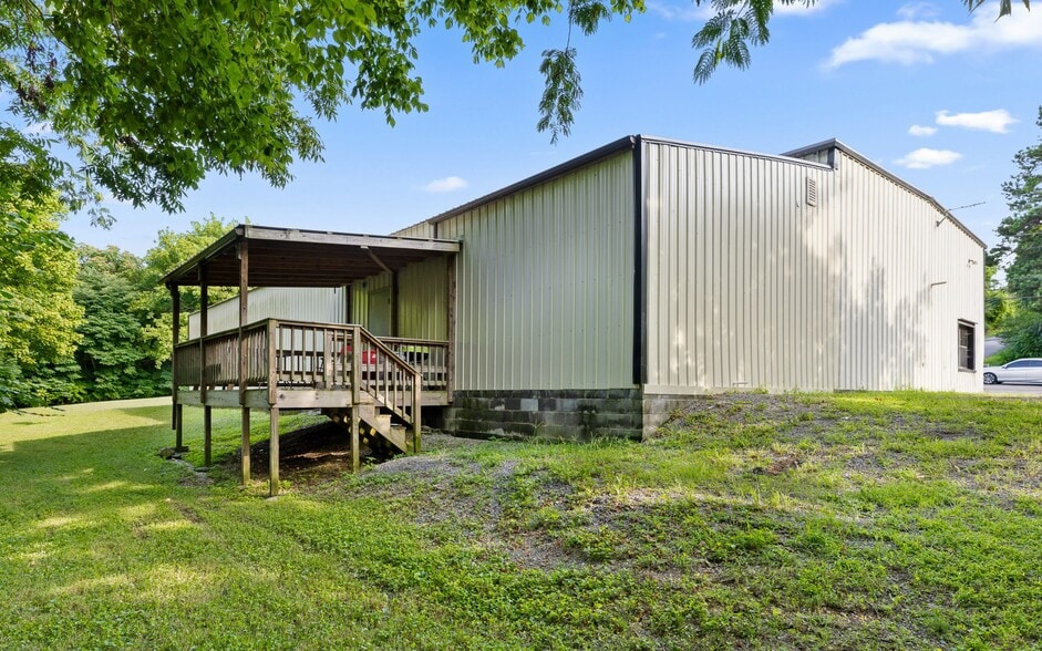 More Photos Of 1401 Spring Place Rd SE, Cleveland Office Residential For Sale