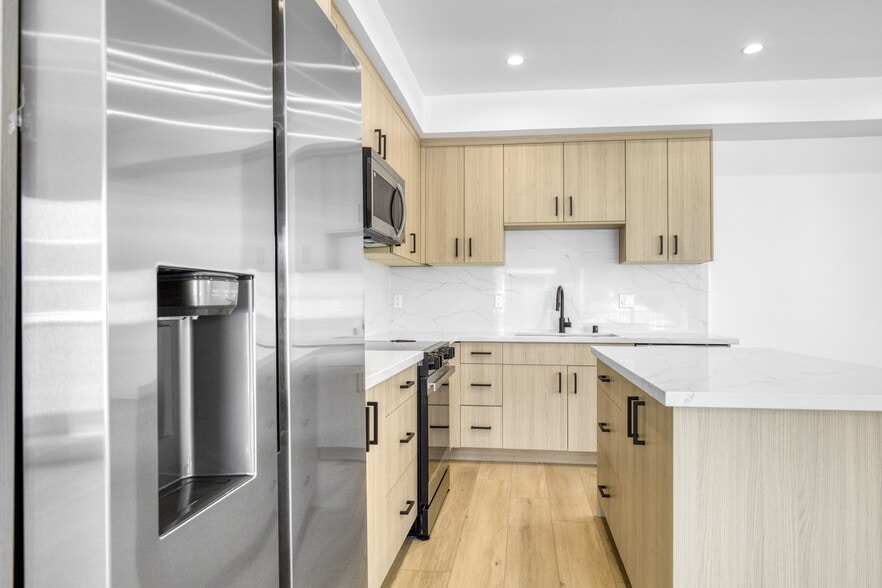 More Photos Of 10826 Hesby St, North Hollywood Apartments For Sale