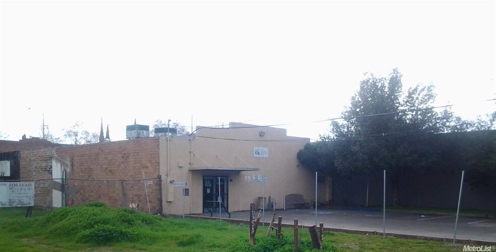 More Photos Of 2109 Del Paso Blvd, Sacramento Public Library For Lease