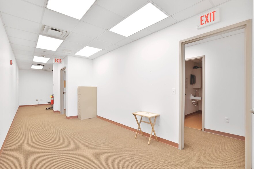 More Photos Of 249-285 Lafayette Ave, Suffern Hospital For Lease