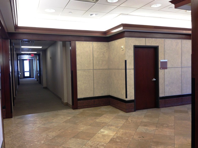 More Photos Of 399 W Campbell Rd, Richardson Medical For Lease