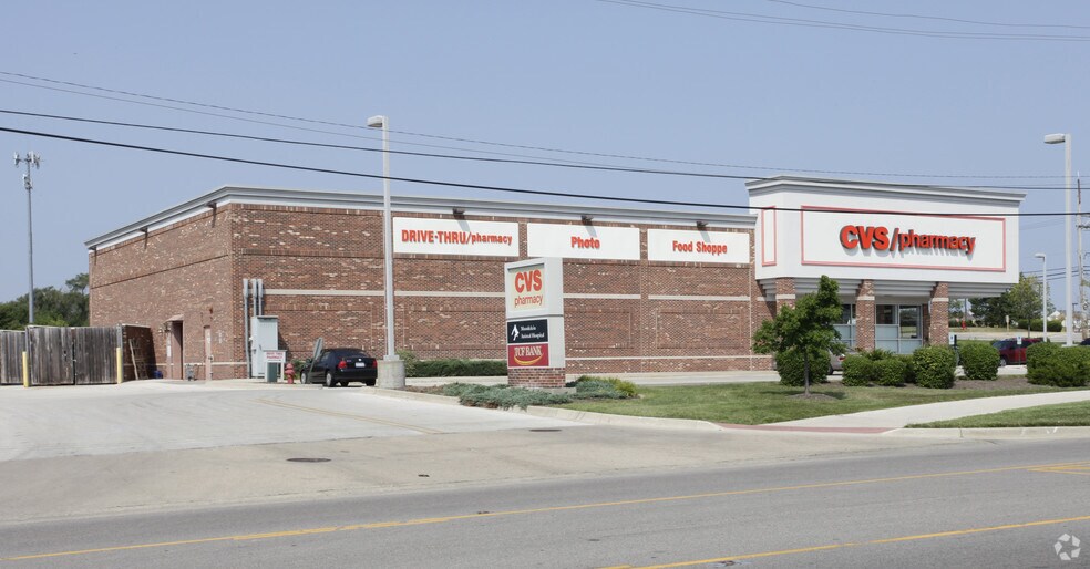 More Photos Of 1101 W Maple Ave, Mundelein Drugstore For Lease