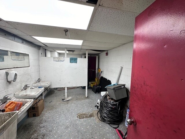 More Photos Of 921 US Highway 9, South Amboy Showroom For Sale