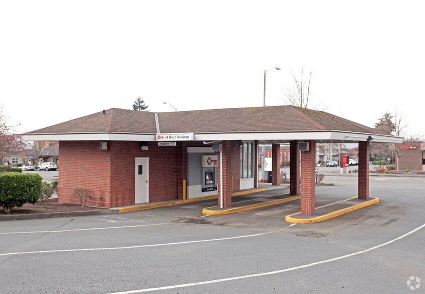 More Photos Of 22040 7th Ave S, Seattle Bank For Lease