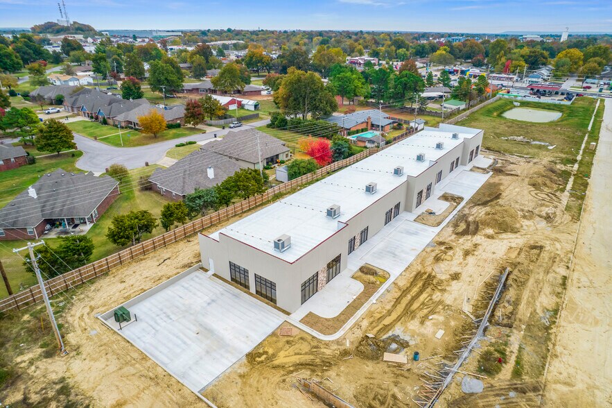 More Photos Of 1100 N Birch Ave, Broken Arrow Warehouse For Sale