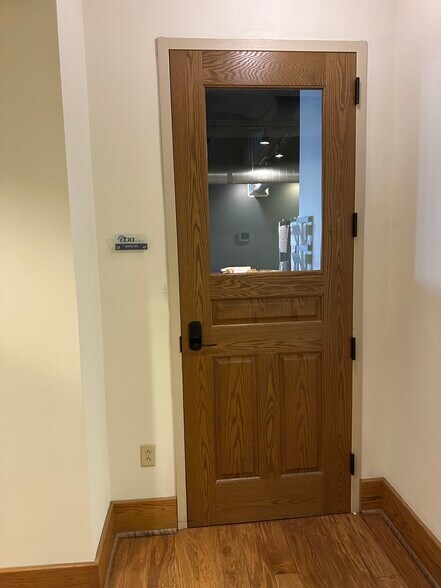 More Photos Of 407 Broad St, Chattanooga General Retail For Lease