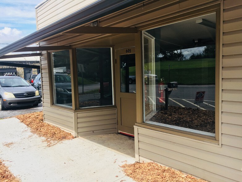 More Photos Of 605 College St, Morganton Office For Lease