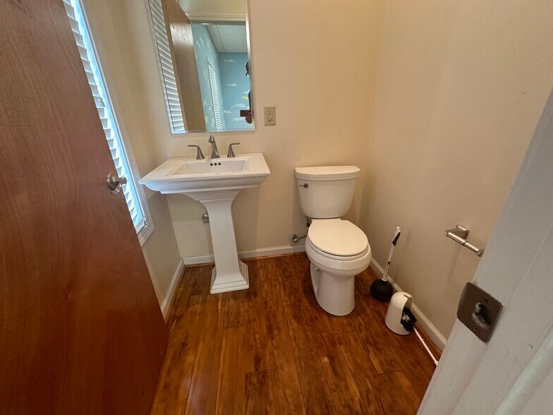 More Photos Of 1255 Commercial Dr SW, Conyers Medical For Sale