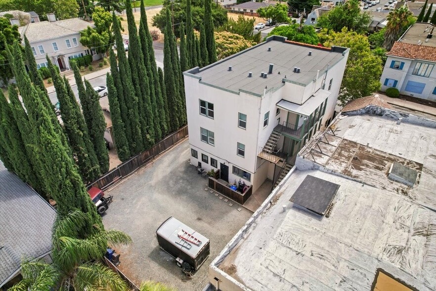 More Photos Of 950 East St, Pittsburg Apartments For Sale