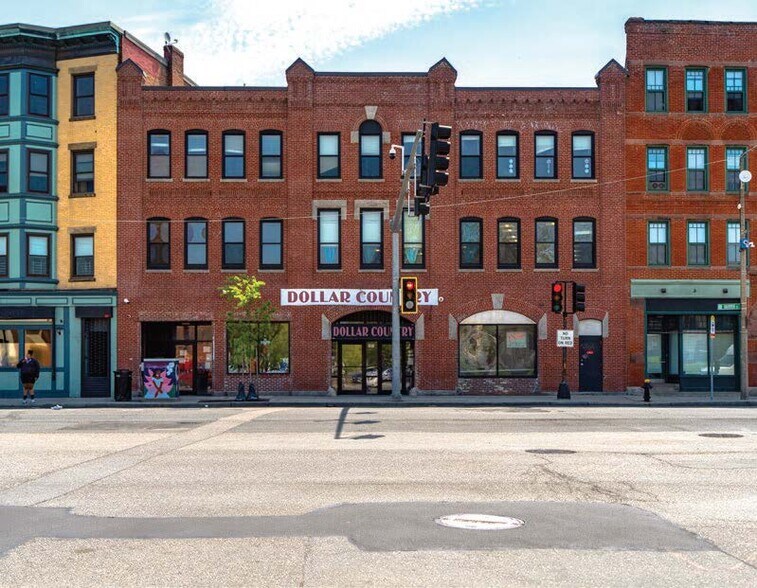 More Photos Of 384 Warren St, Roxbury Storefront For Sale