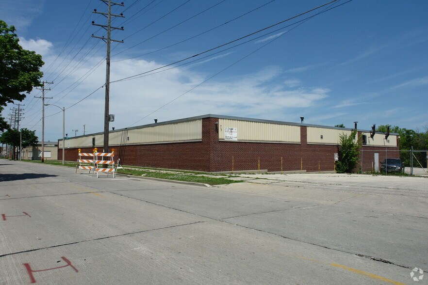More Photos Of 2300 W Cornell St, Milwaukee Industrial For Sale