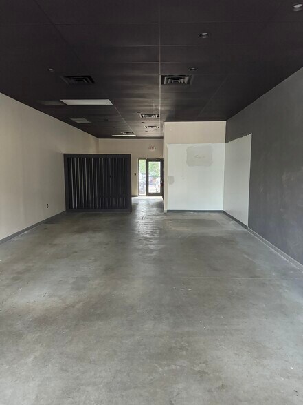 More Photos Of 1055 N Highway 41, Mount Pleasant Unknown For Lease