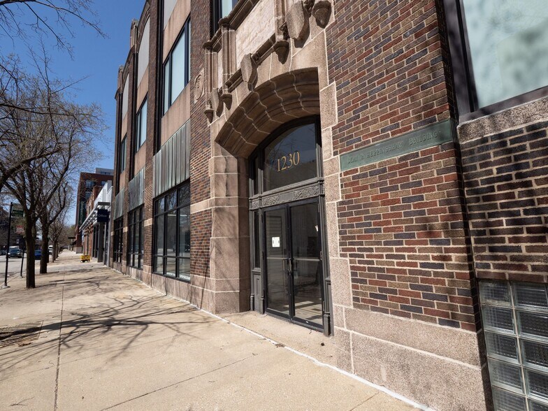 More Photos Of 1230-1242 W Washington Blvd, Chicago Self Storage For Sale