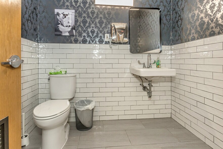 More Photos Of , Bayside Office For Sale