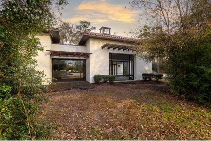 More Photos Of 4640 Woodlands Pky, The Woodlands Bank For Lease