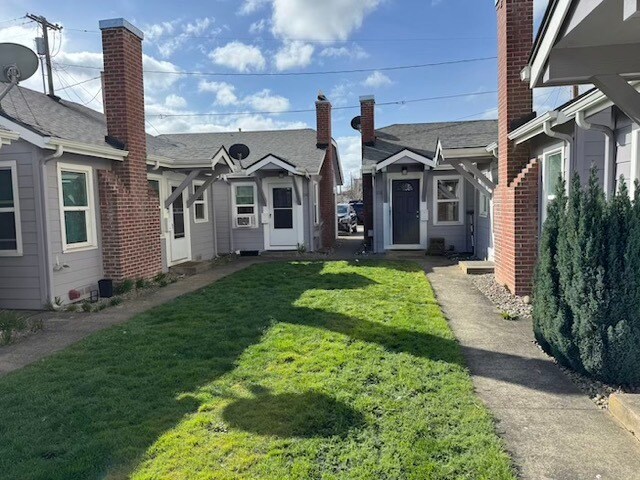 Primary Photo Of 1230 Chemeketa St NE, Salem Apartments For Sale