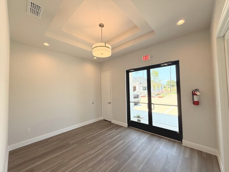 More Photos Of 6000 Alma Rd, McKinney Office For Sale