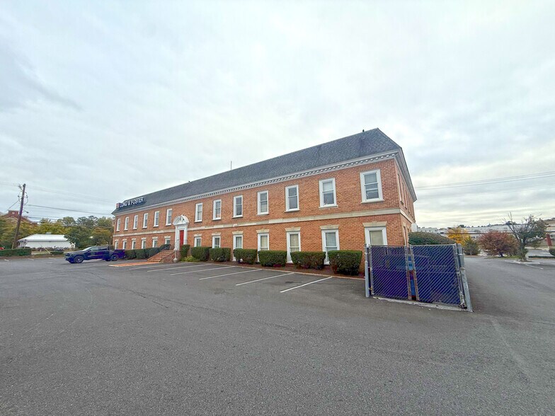 More Photos Of 795 Rockville Pike, Rockville Office For Lease