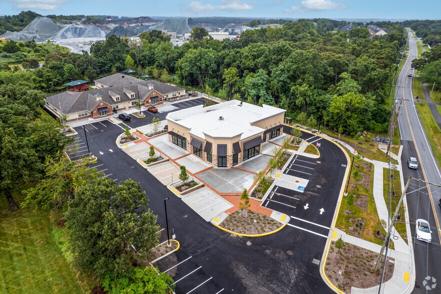 More Photos Of 14119 Travilah Rd, Rockville General Retail For Lease