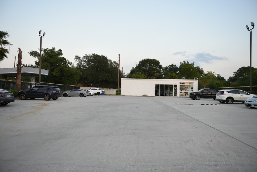 More Photos Of 8939 Long Point Rd, Houston Freestanding For Sale