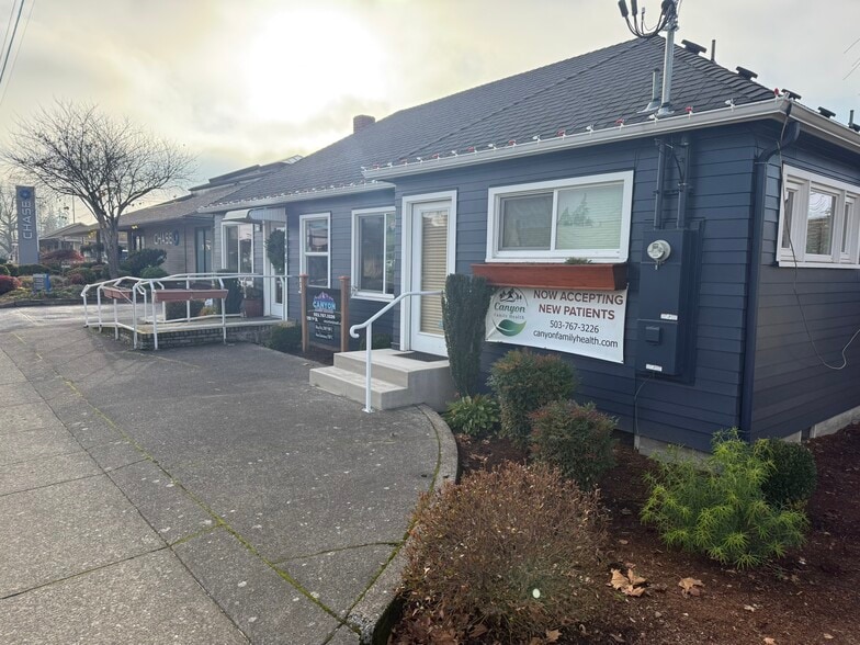 More Photos Of 1095 N 1st St, Stayton Medical For Lease