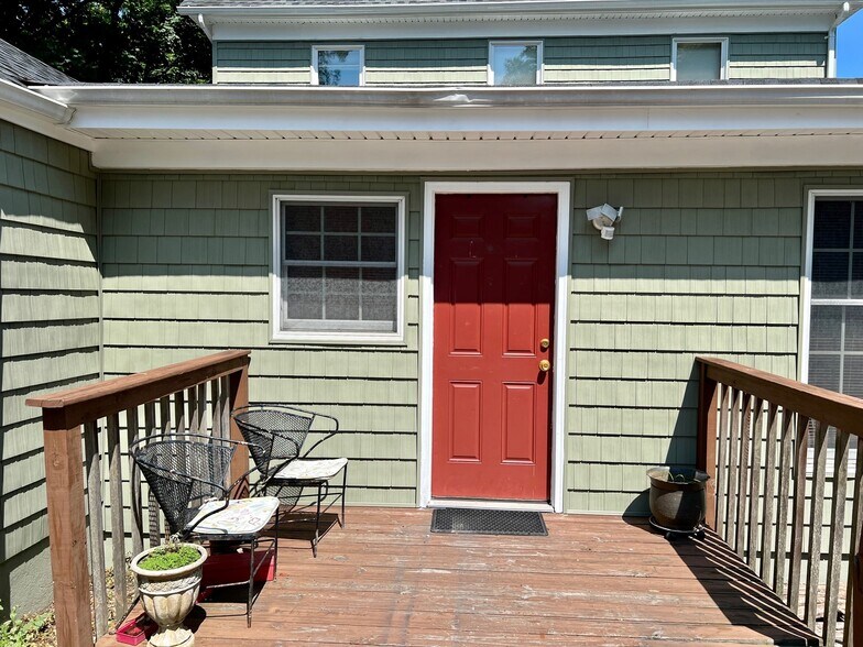 More Photos Of 91 Green St, Huntington Office Residential For Sale