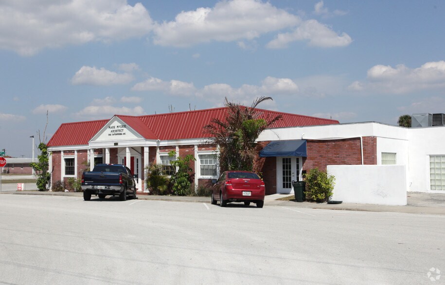 More Photos Of 180 NW 3rd Ave, Okeechobee Office For Sale