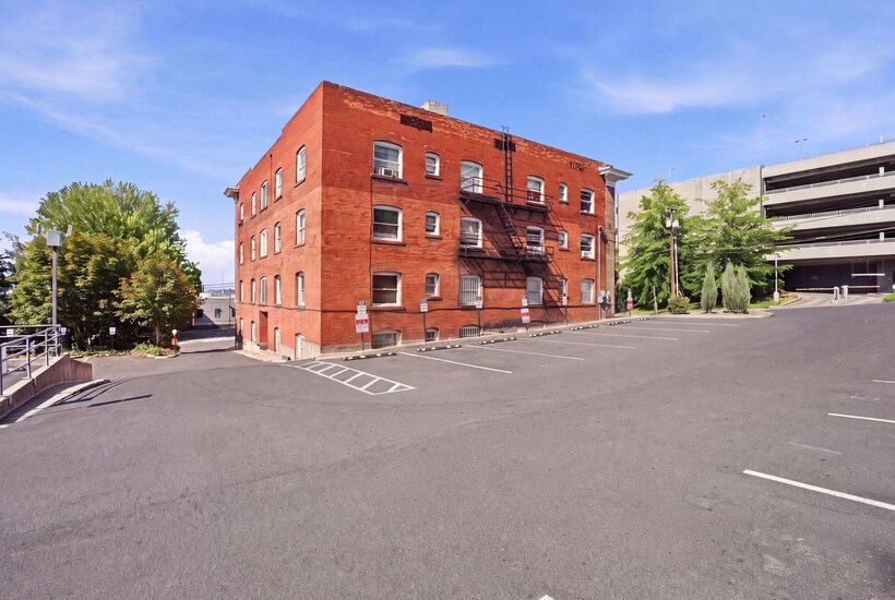 More Photos Of 702 S Bernard, Spokane Apartments For Sale