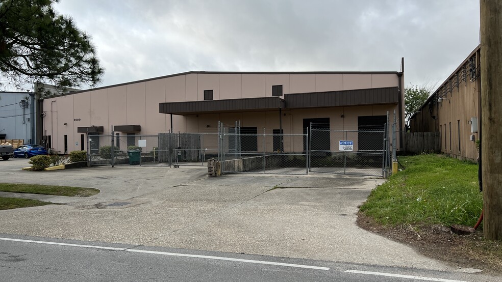 More Photos Of 3000 Lausat St, Metairie Warehouse For Lease