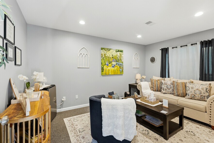 More Photos Of 3601 Commerce Dr, Arnold Office For Sale