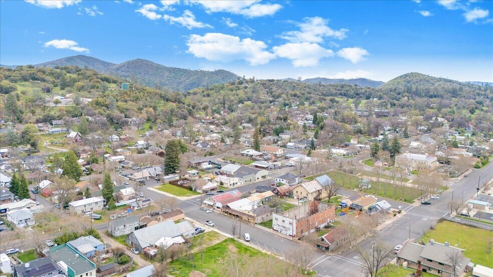 More Photos Of 18387 Chestnut Ave, Tuolumne Restaurant For Sale