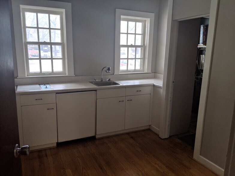 More Photos Of 5010 Dodge St, Omaha Office For Sale