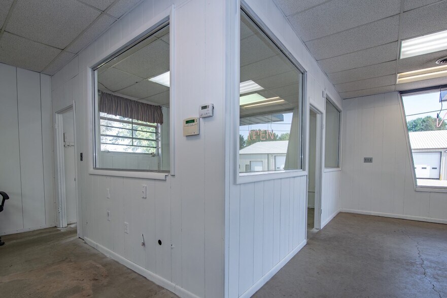 More Photos Of 716 High St, Brandenburg Freestanding For Sale