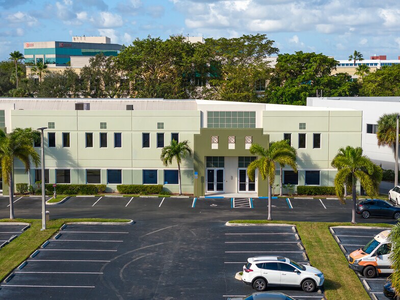 More Photos Of 1200 S Rogers Cir, Boca Raton Warehouse For Lease