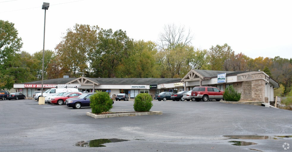 More Photos Of 7095 Metropolitan Blvd, Barnhart Storefront For Lease