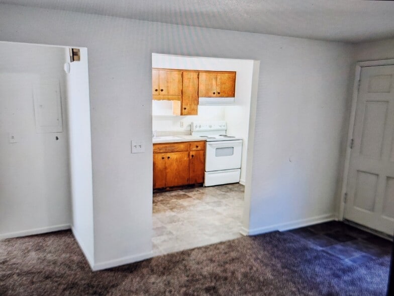 More Photos Of 132-168 Sunset Ave N, Salem Apartments For Sale
