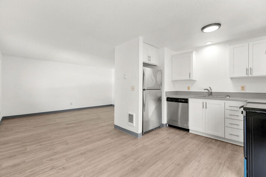 More Photos Of 14623 NE Coast Pine Ct, Vancouver Apartments For Sale