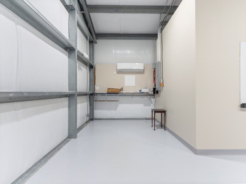 More Photos Of 16640 Highway 36, Needville Industrial For Lease