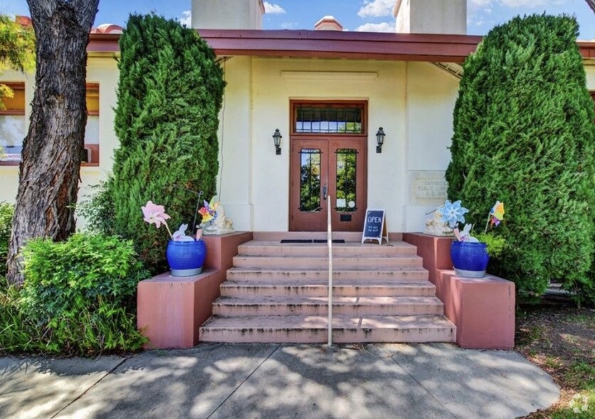 Primary Photo Of 618 4th St, Corning Office For Sale